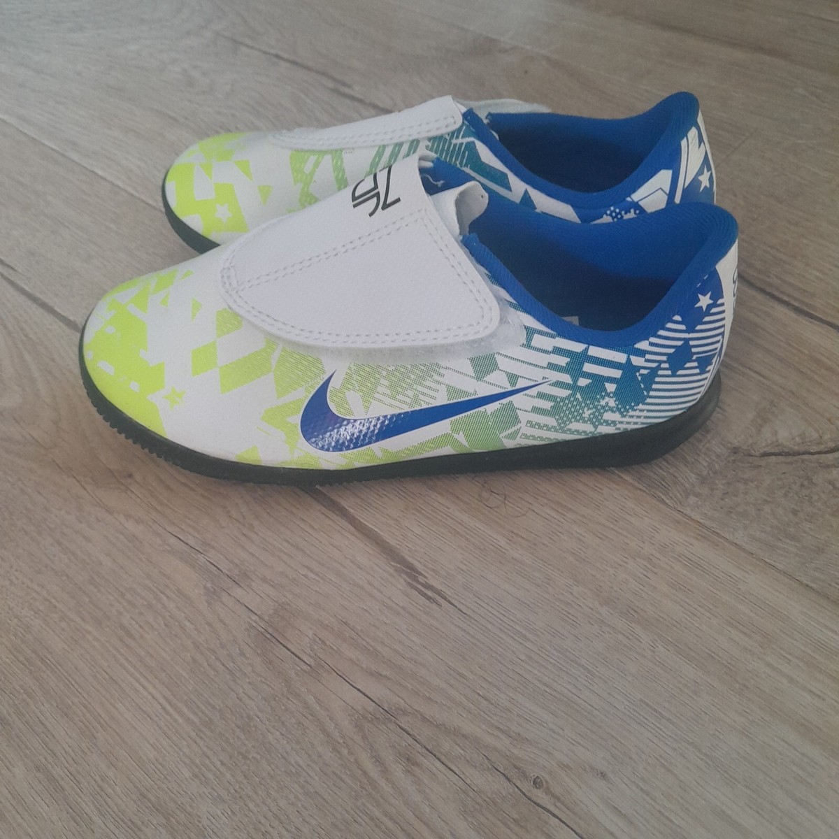 UK Jr, Nike mercurial vapor 13 Club NJR Neymar Jr IC Indoor