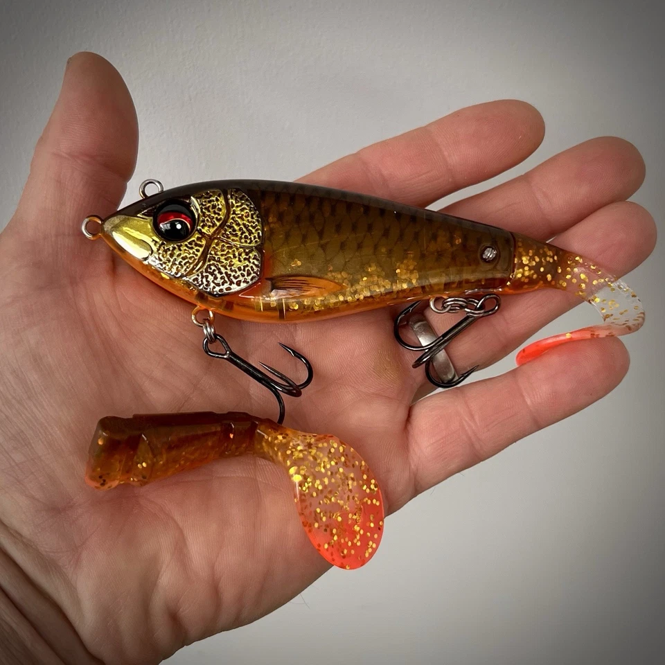 New Savage Gear Deviator Tail Pike Jerkbait Lure! - Image 4 of 4
