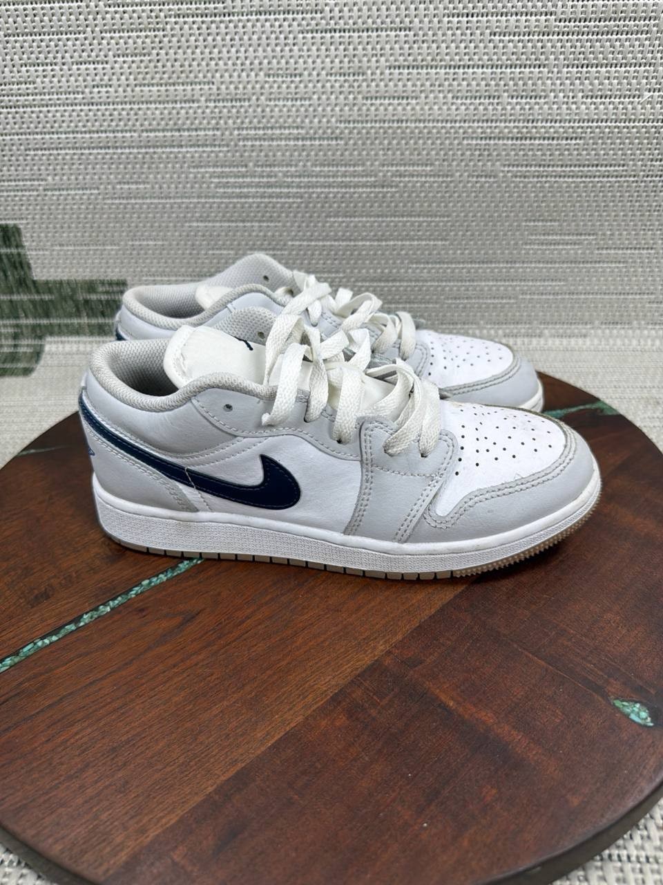 Nike Shoes Boys Size 4 Air Jordan 1 Low White Neutral Gray Gum Leather Sneaker