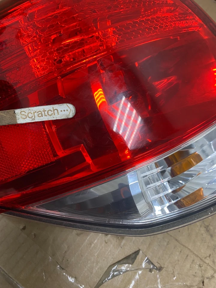 Luz trasera lateral izquierda conductor Subaru Outback Wagon 2010-2014 OEM U3114 DW Foto 4 de 4