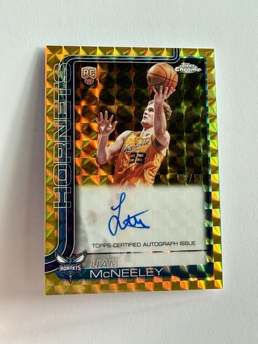 2025-26 Topps Chrome Update Liam McNeeley Hornets RC Auto TCAR-LM Gold Geo /50