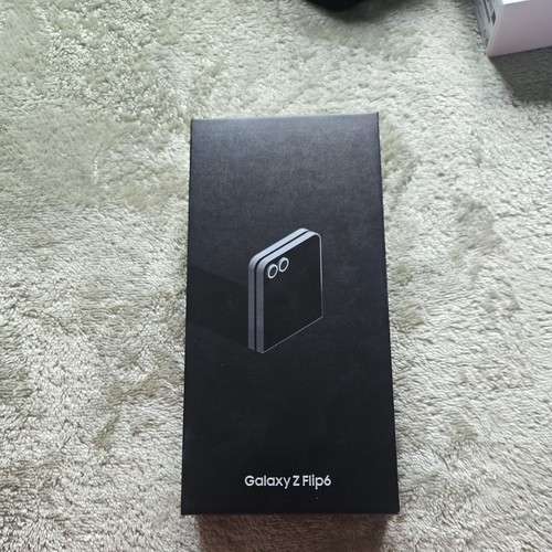 Samsung Galaxy Z Flip 6 - 256GB Steel grey Android Smartphone - GRADE A - Picture 8 of 9
