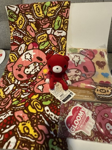 Gloomy Bear Sweet & Messy Set Handtuch, Plüsch + Vinyl Zip Bag + Schreibwaren Set
