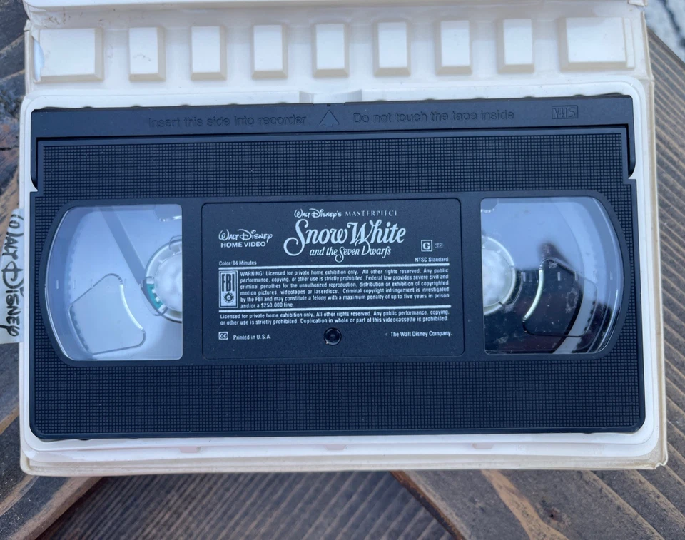 Snow White and the Seven Dwarfs (VHS) VNTG Walt Disney’s masterpiece Edition - Image 4 of 4