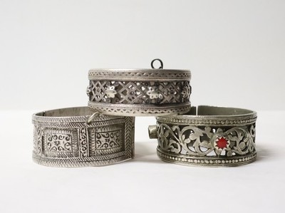 Altes Konvolut schöne ethnische Tribal Berber Armbänder in Silber aus Algerien