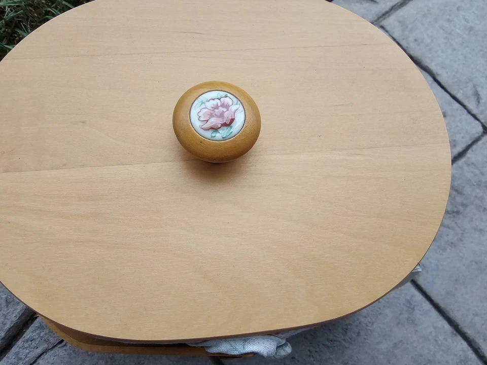 Longaberger 2001 Mother's Day Vintage Blossoms Basket with Lid & liner Complete - Image 3 of 4