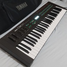 Yamaha DX21 FM Synthesizer Tested Working w/ Soft Case LED LCD Japan