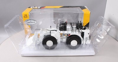 Norscot 55244 1:50 Special White Edition Die-Cast Caterpillar 994F