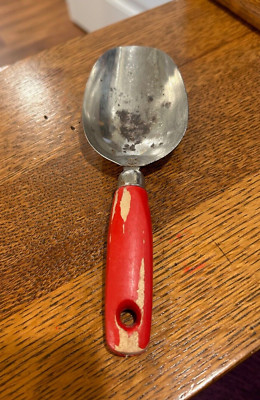 VINTAGE FARMHOUSE KITCHEN 1/4 CUP MEASURING SCOOP RED WOODEN HANDLE A&J