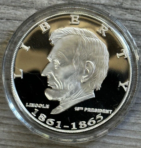 1861-1865 Abraham Lincoln The 16th. U.S. President 1ozt. .999 Silver Proof Round