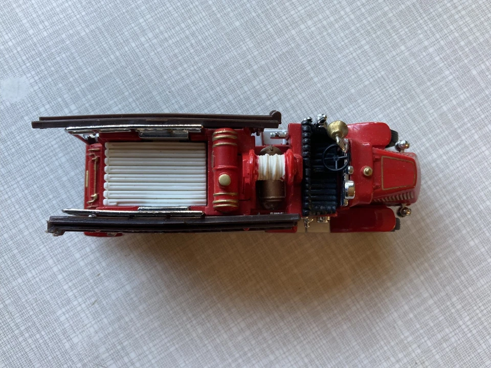 Feuerwehrauto - Mack AC - Matchbox Yesteryear - 1920 - YFE01 - 11 x 3,5 x 4,5 cm - Bild 2 von 4