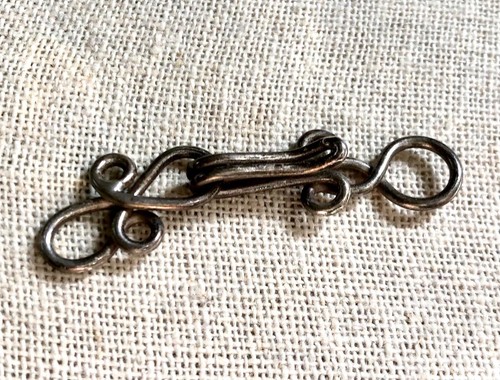 Large Hand Shaped .925 Sterling Silver Hook and Eye Clasp - Picture 2 of 3