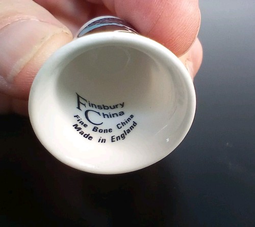 Foxwoods Casino Resort Porcelain Thimble Miniature Finsbury Fine Bone China - Picture 7 of 11