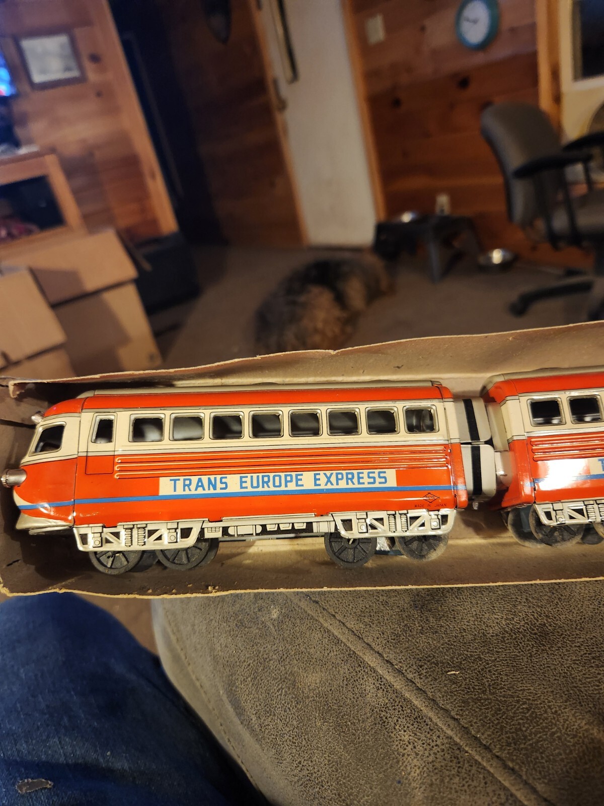 Picture 2 of 11