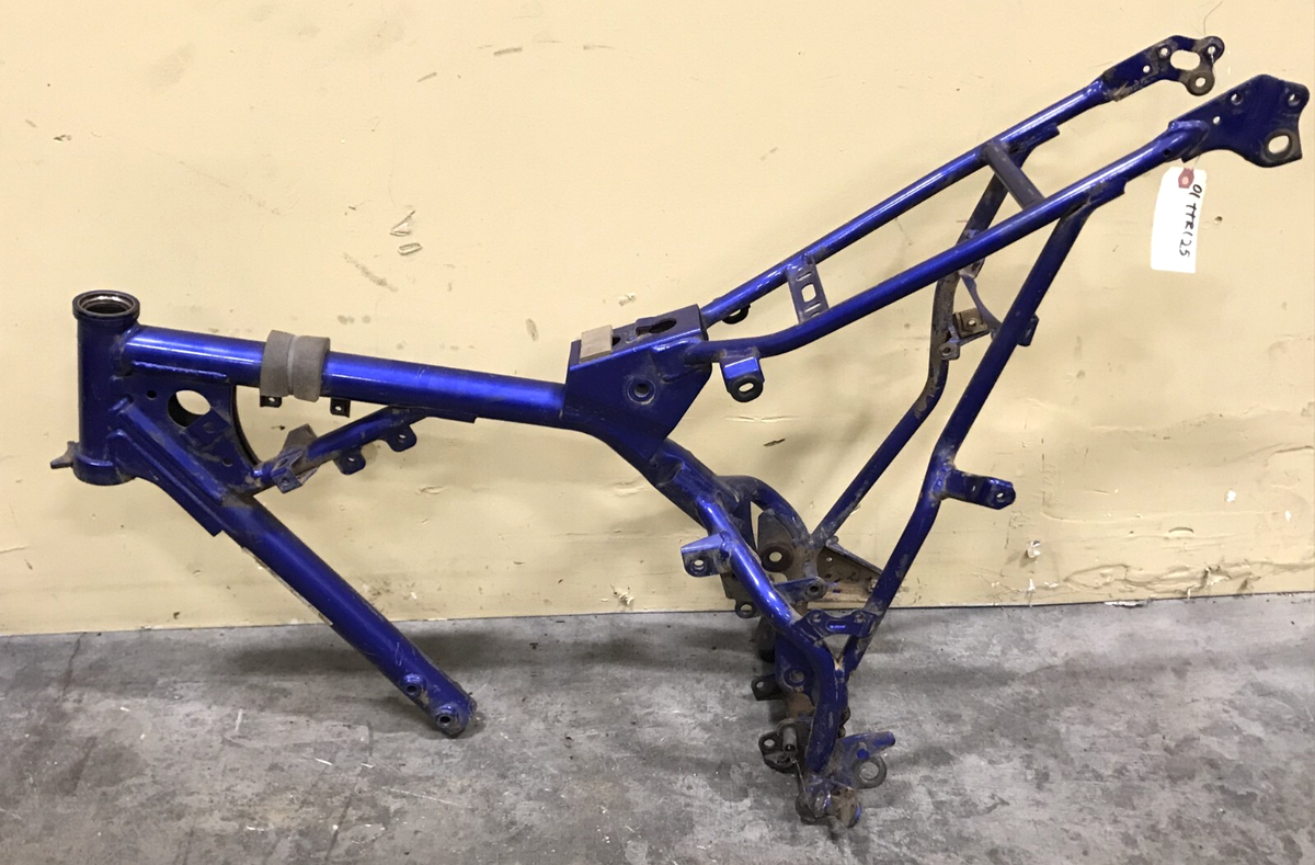 01 Yamaha TTR125 TTR 125 OEM Frame Chassis Body Subframe Cradle