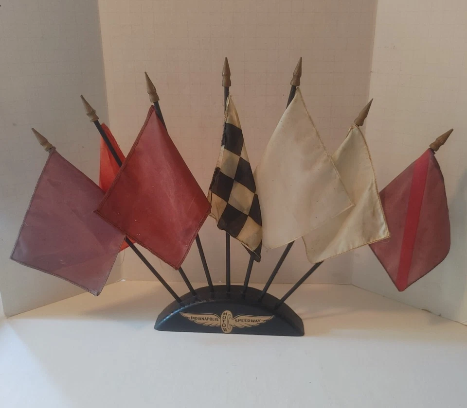 Rare 1950's Indianapolis 500 Motor Speedway Souvenir Flag Signal Display - Image 2 of 4