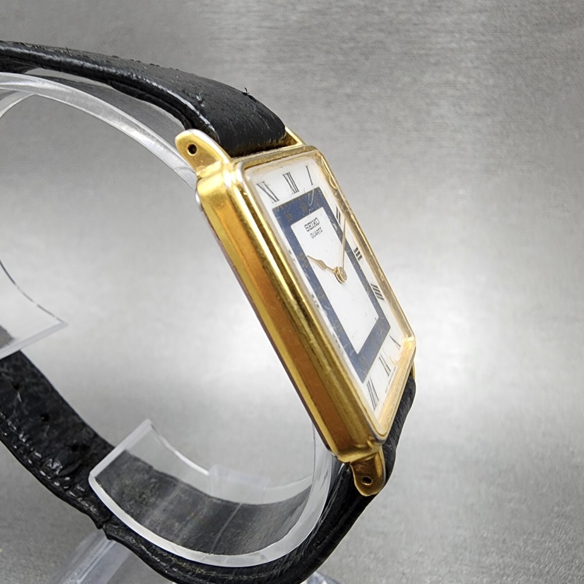 VTG Seiko Tank Watch Men 26mm White Dial Gold Tone Rectangle VTG Seiko Tank Watch Men 26mm White Dial Gold Tone Rectangle