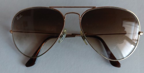 OCCHIALI DA SOLE RAY BAN AVIATOR CLASSIC-LENTI SFUMATE-MONTATURA ORO - Foto 2 di 5