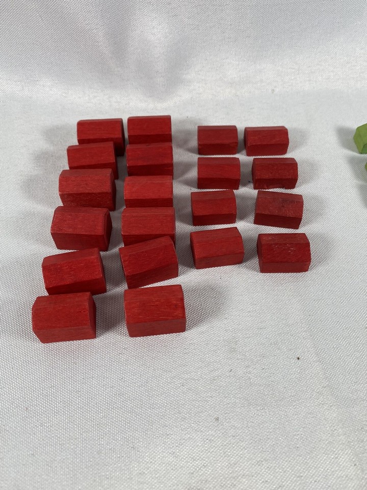 Vintage LOT 1935 MONOPOLY WOOD WOODEN Pieces 20 Red Hotels, 48 Green