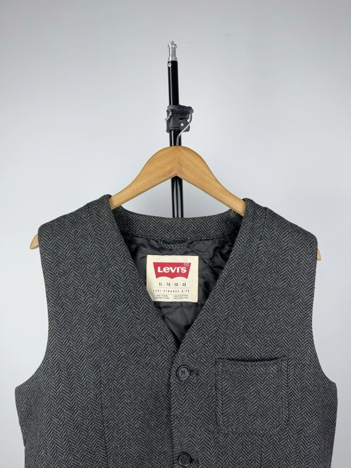 Designer Luxury 00s Levi’s Herringbone Button Wool Vest Men’s XL Size - Image 2 of 4
