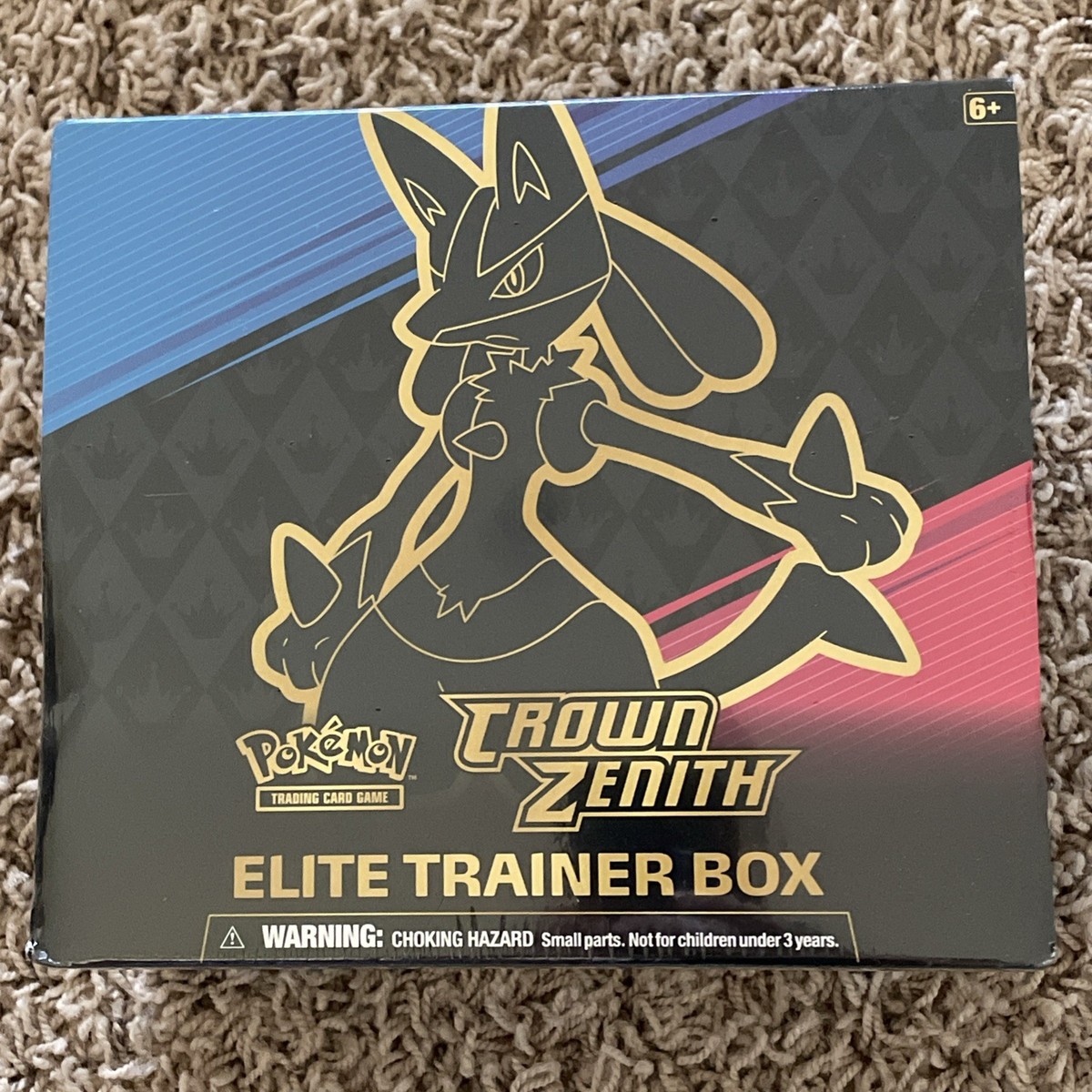 I*e様 北米限定BOX レア　CROWN ZENITHシュリンク付　エリートト I*e様 北米限定BOX レア CROWN ZENITHシュリンク付 エリートト