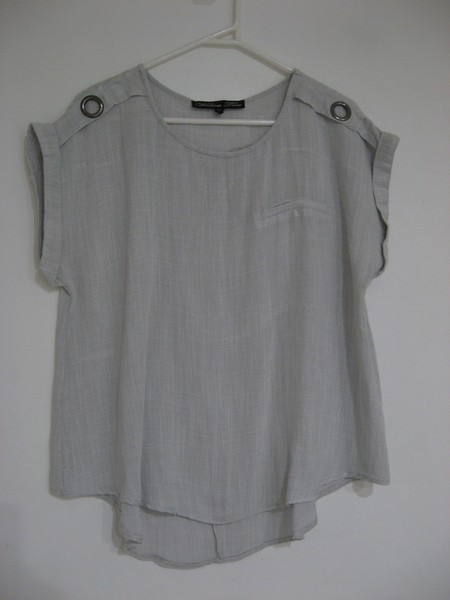 WILLOW TREE GREY SLEEVELESS TOP WITH EYELET DETAIL ON SHOULDERS SIZE 8