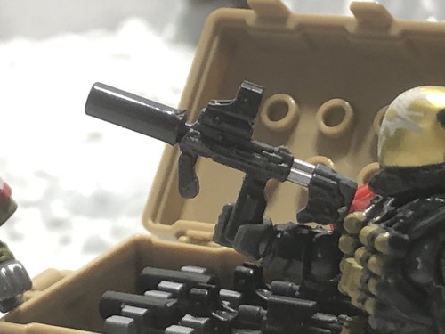 1 Halo UNSC SMG mit Zielfernrohr & Schalldämpfer im Mega Bloks Construx kompatiblen Case - Bild 9 von 9