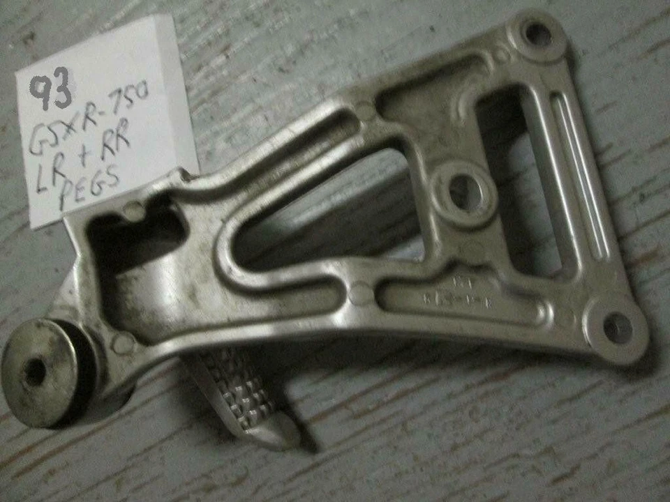 Montajes de estriba trasera Suzuki GSXR600W / GSXR750W 43700-17E00 / 43600-17E00 Foto 2 de 3