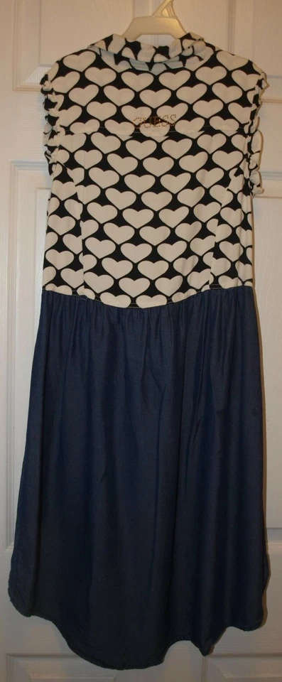 Девочек Guess размер 16 платье джинсовой ткани материал черный/белый сердца бывшие в употреблении - Изображение 2 из 4