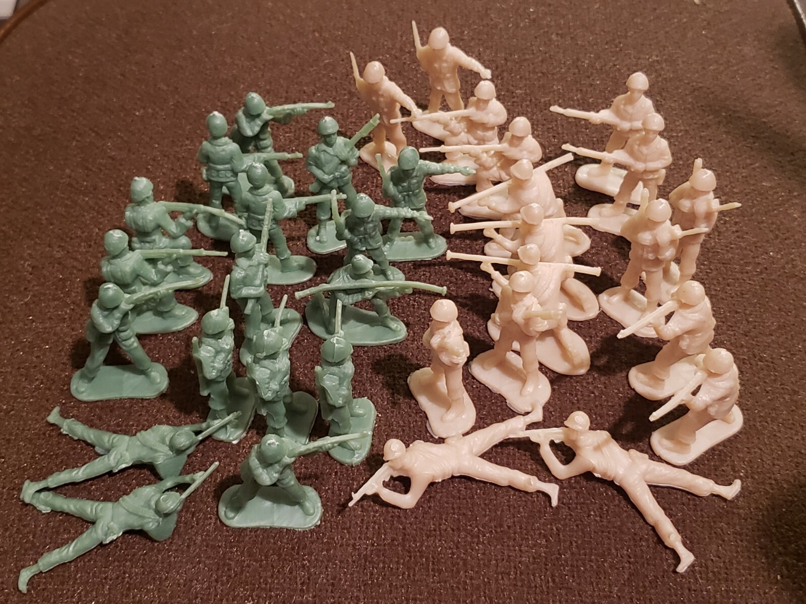 Vintage Lot of 34 Greenbrier International Army Men Small 1 3/4