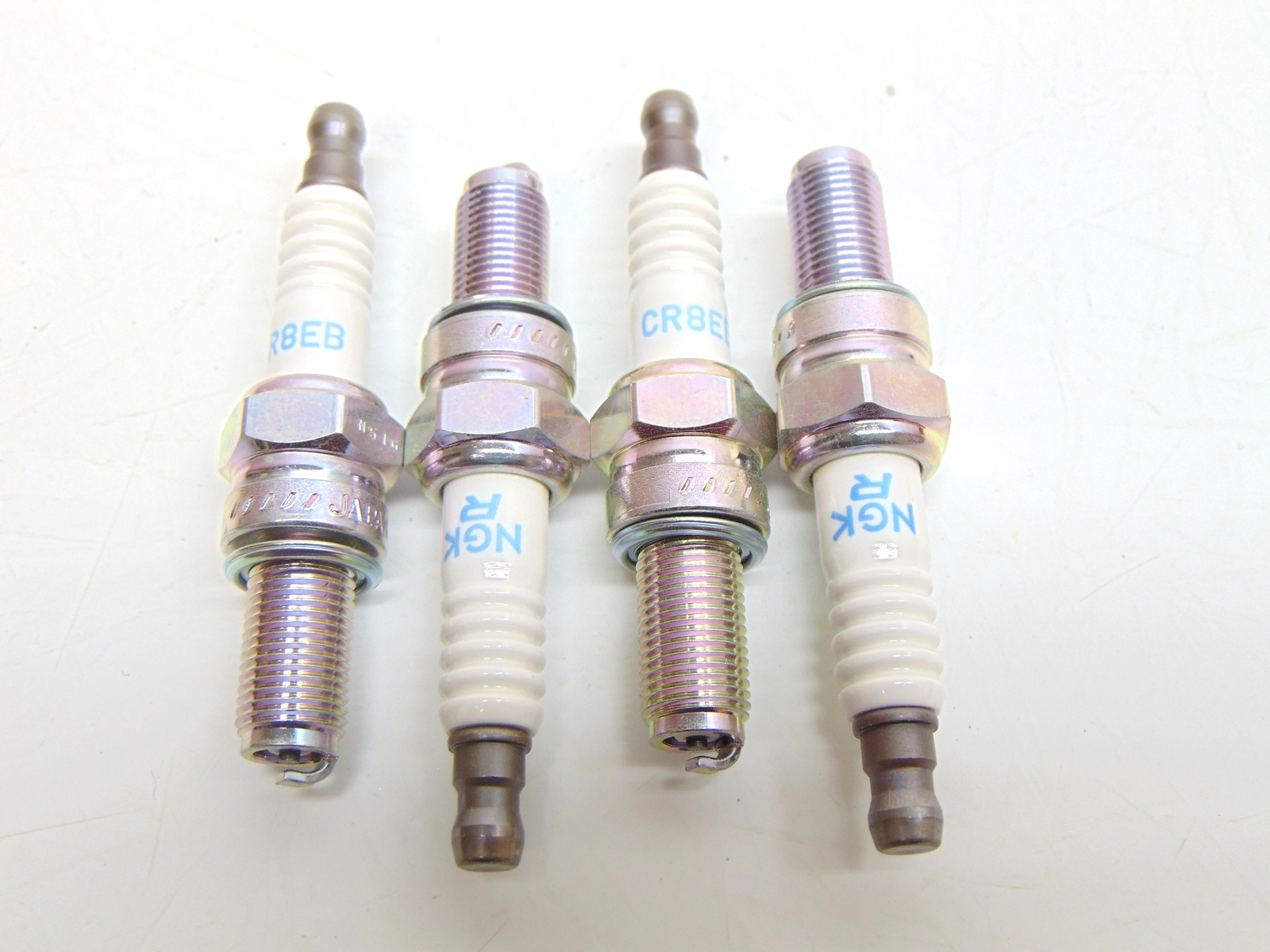 Candela NGK CR8EB 7784 - Per Moto Aprilia, BMW, Benelli | Accensione Precisia