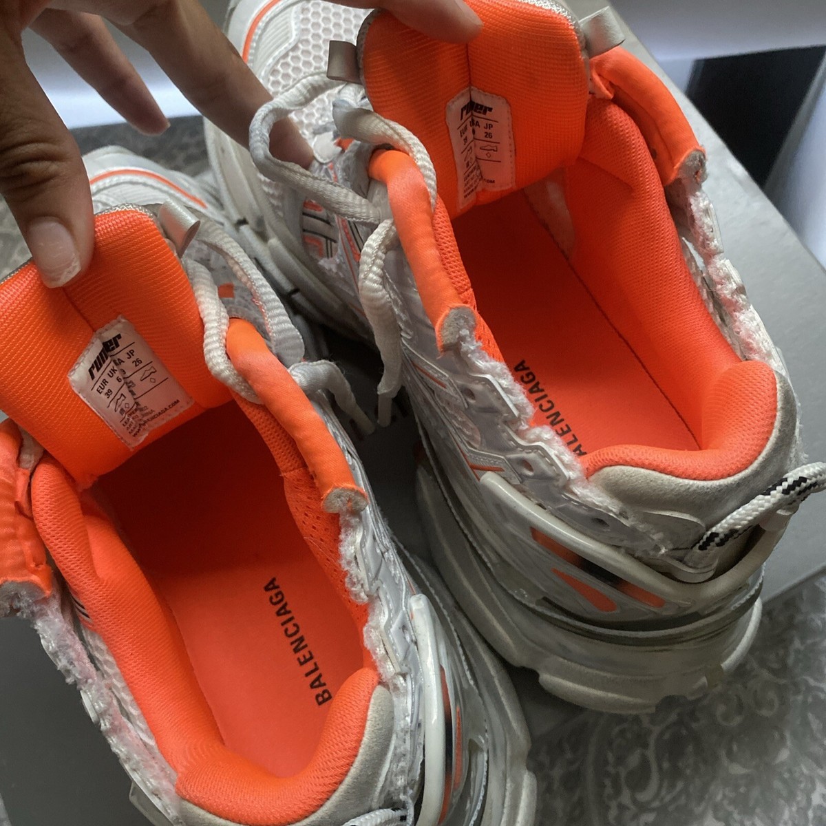 Balenciaga Runner “Fluo Orange” s-l400.jpg