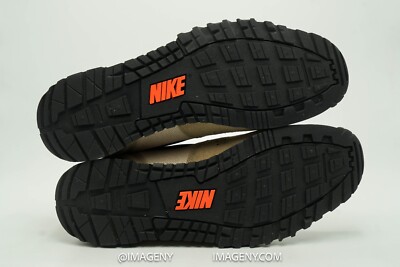 NIKE PYROCLAST ACG USED SIZE 10.5 KHAKI BLACK-GRAIN VARSITY PURPLE