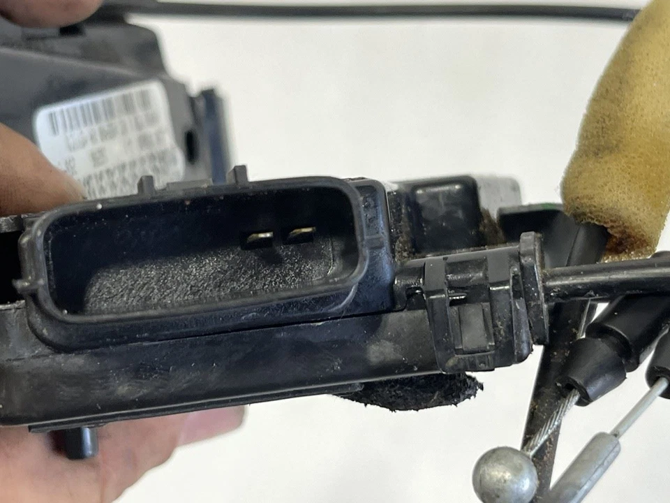 2016 2017 2018 2019 2020 NISSAN PATHFINDER RIGHT REAR DOOR LATCH LOCK ACTUATOR - Image 3 of 4