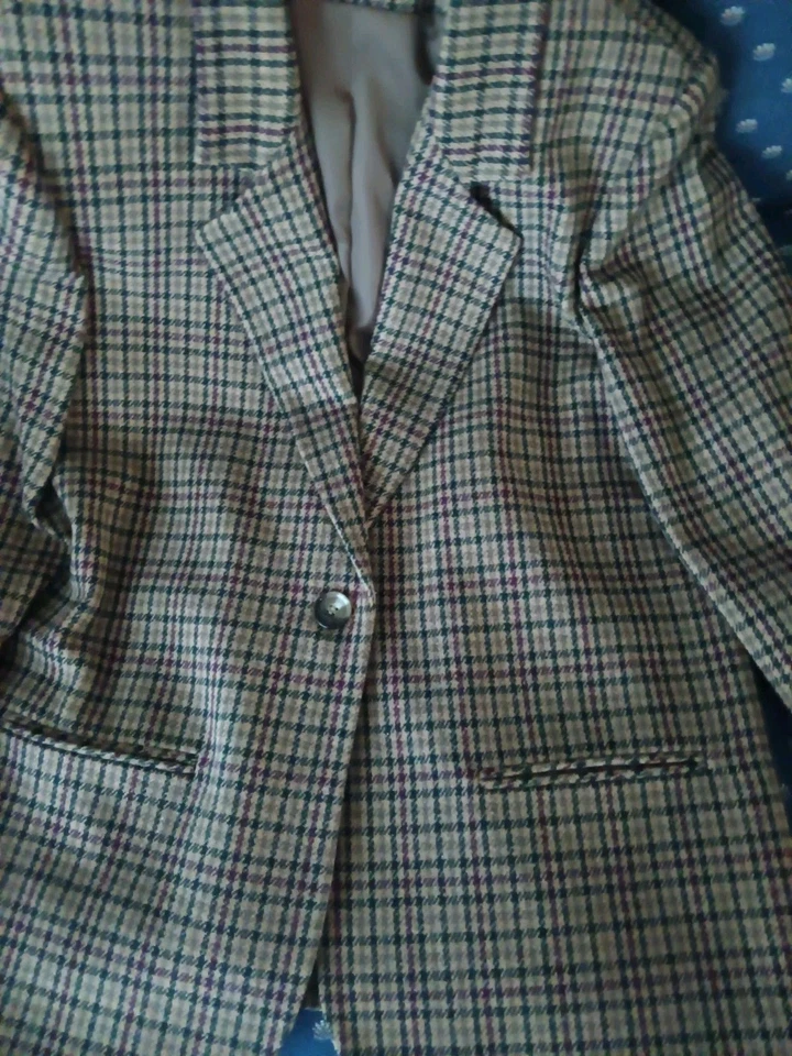 Blazer de colección Sag Harbor para mujer mezcla de lana talla 12 borgoña, tostado, verde a cuadros Foto 4 de 4