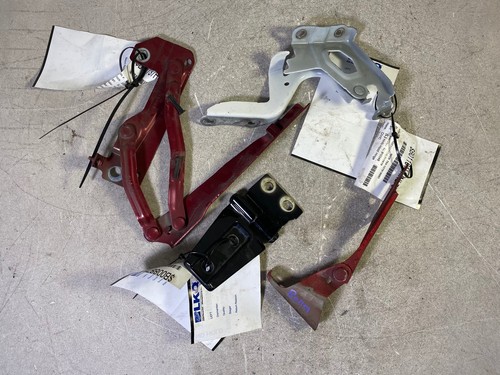 2006 Lexus RX330 Driver Left Hood Hinge OEM 106K Miles - LKQ322647549