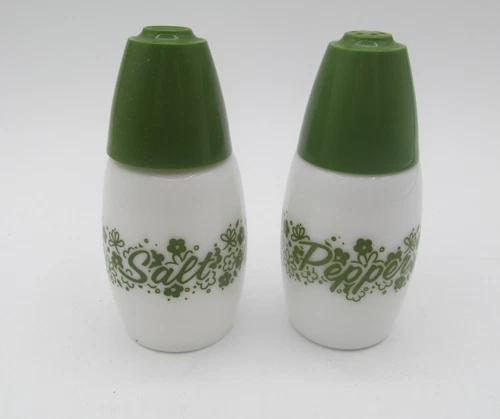 VTG GEMCO WESTINGHOUSE AVOCADO GREEN CRAZY DAISY SALT & PEPPER SHAKERS CORELLE!