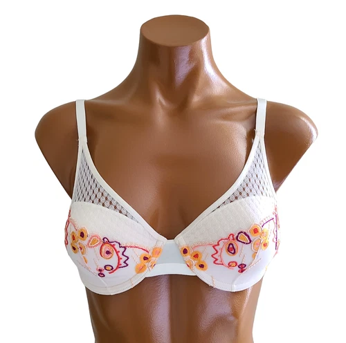 Chantelle Montorgueil Embroidered Padded Plunge bra 32B / EU 70B 2936 Valentine