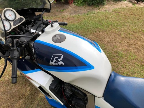 Suzuki GSXR 1100 G 1986 - Picture 16 of 18