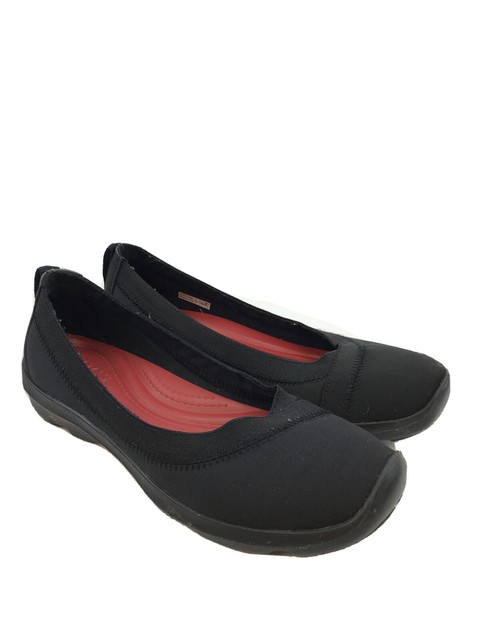 women's busy day strappy flat