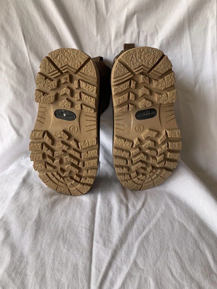 Botas de nieve Mossy Oak Ozark Trail para jóvenes niños con estampado de camuflaje con clasificación de temperatura zapatos: 9 Foto 4 de 4