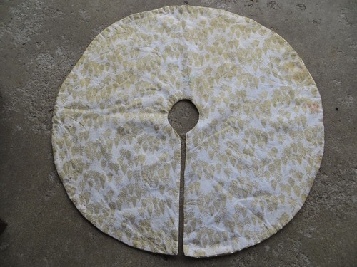 Reversible Gold & Gold Print 35" Christmas Tree Skirt - Bild 1 von 8