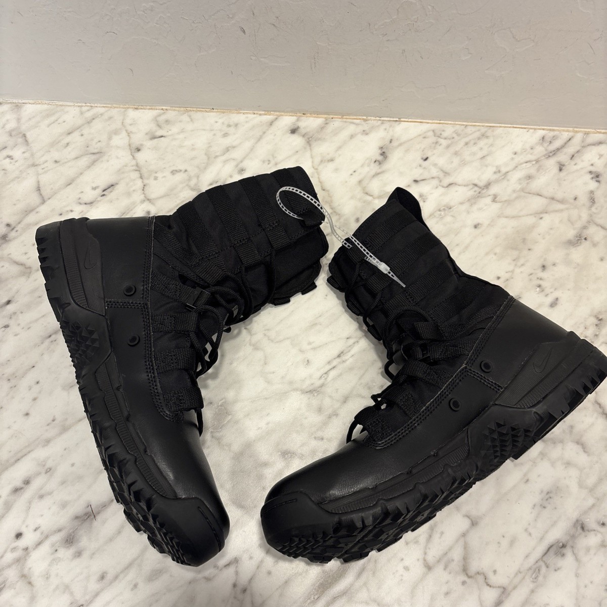 Nike SFB Gen 2 Mens Size 9.5 Tactical Boots 8” Triple Black