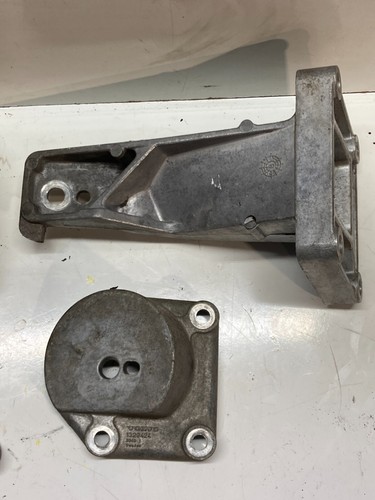 1990 - 92 Volvo 740 Motor Mount Set OEM LH RH + Hardware - Picture 10 of 19