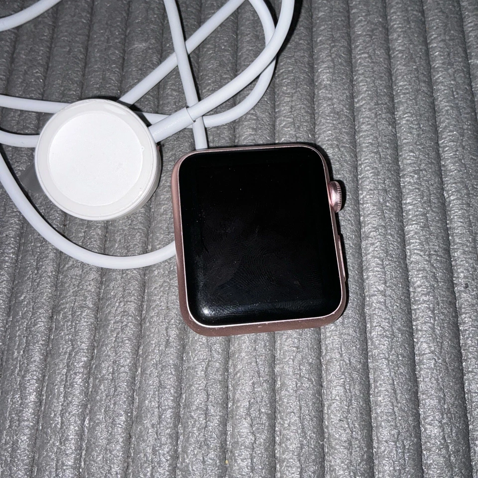 Apple Series 1 42mm Smartwatch - NOT WORKING & FOR PARTS ONLY - Image 2 of 4