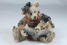 Boyds Bearstone 'Agatha  Shelly...Scardy Cat' Reading Figurine 2246 In Box