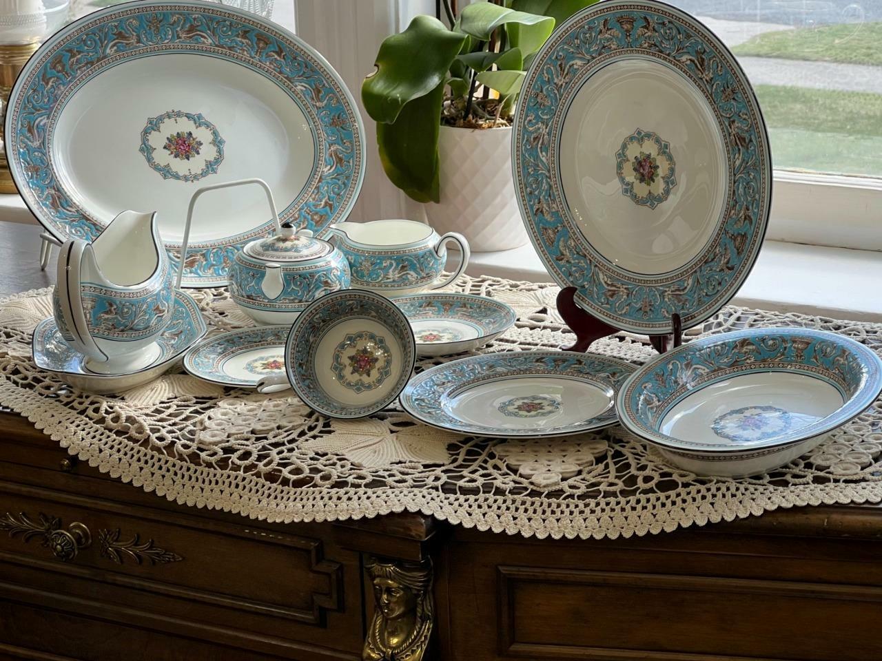 Wedgwood Florentine Turquoise Dinnerware Set Service for 8;  Pc