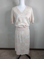 Vintage 80s Short Sleeve V Neck sweater skirt set Pink Floral Small 4/6 D2S