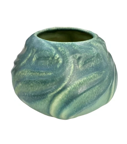 VAN BRIGGLE 1922-26 USA ART POTTERY VASE FORM 849 MATTE BLUE FLOWERS & LEAVES