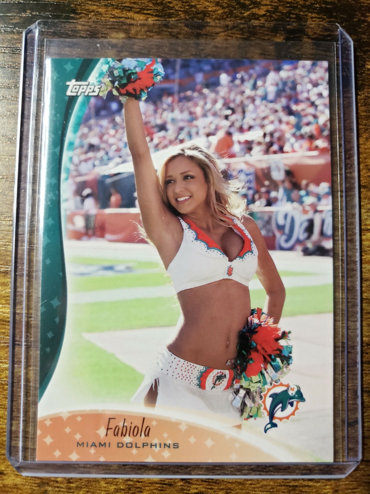 2009 Topps Cheerleaders Insert Fabiola #C11 Miami Dolphins
